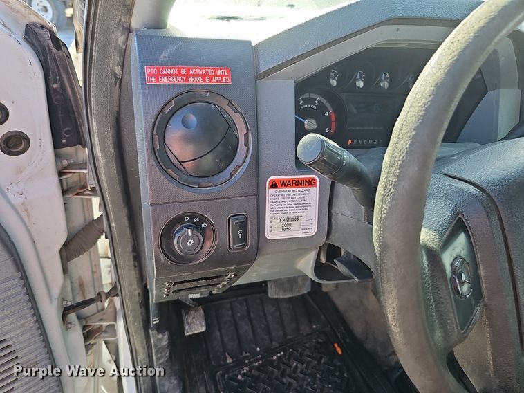 image for item DK0710 2013 Ford F550 Super Duty XL  bucket truck