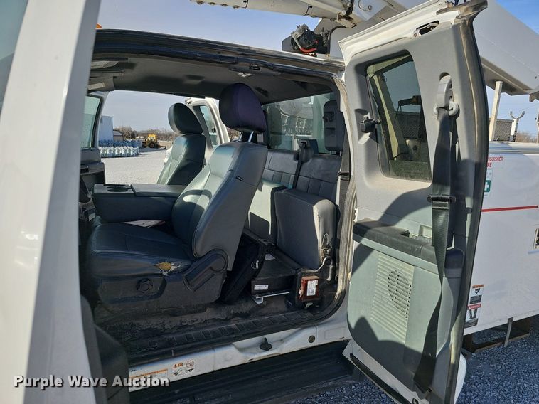 image for item DK0710 2013 Ford F550 Super Duty XL  bucket truck