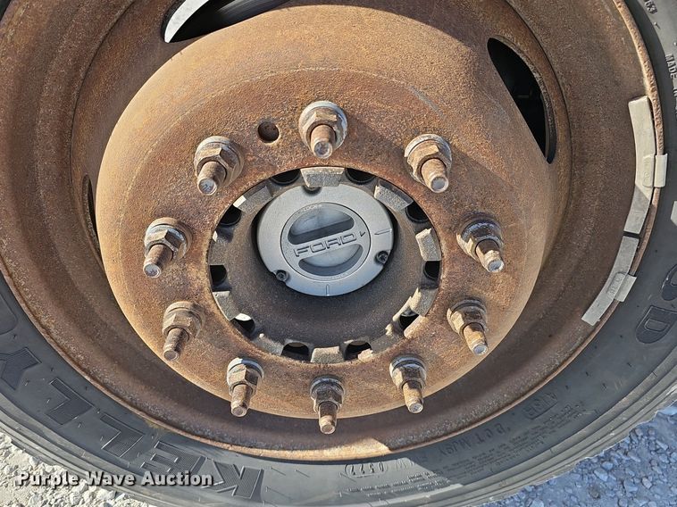 image for item DK0710 2013 Ford F550 Super Duty XL  bucket truck