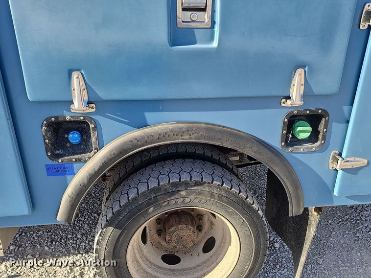 image for item DK0711 2015 Ford F550 Super Duty XL  bucket truck