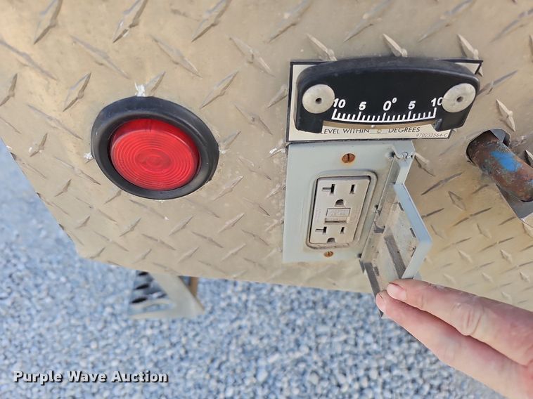 image for item DK0711 2015 Ford F550 Super Duty XL  bucket truck