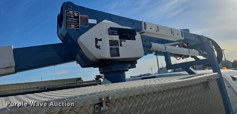 image for item DK0711 2015 Ford F550 Super Duty XL  bucket truck