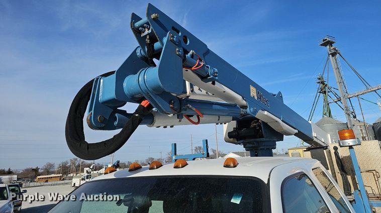 image for item DK0711 2015 Ford F550 Super Duty XL  bucket truck