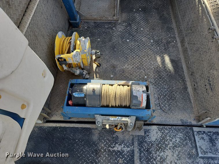 image for item DK0711 2015 Ford F550 Super Duty XL  bucket truck