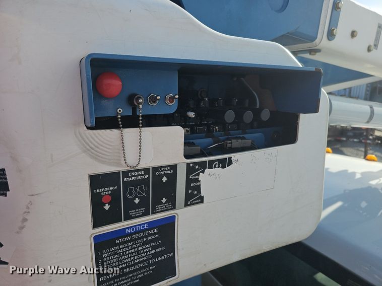 image for item DK0711 2015 Ford F550 Super Duty XL  bucket truck