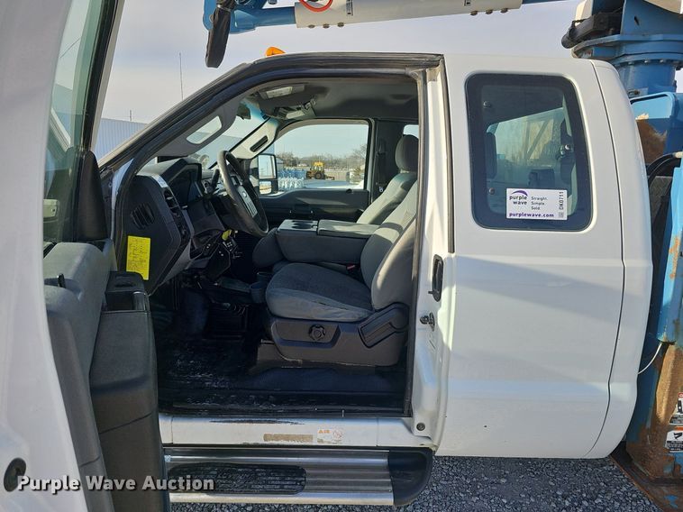 image for item DK0711 2015 Ford F550 Super Duty XL  bucket truck