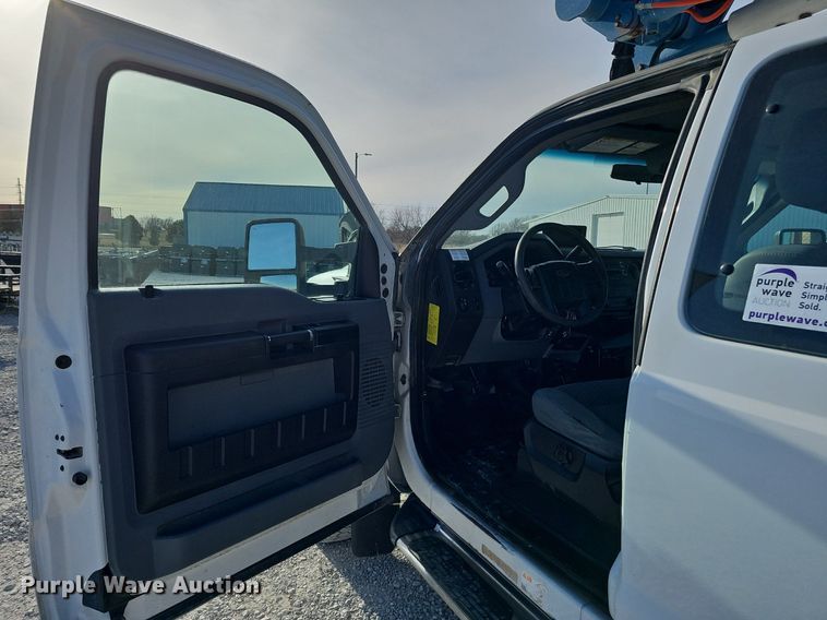 image for item DK0711 2015 Ford F550 Super Duty XL  bucket truck