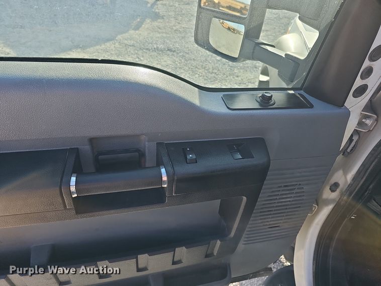 image for item DK0711 2015 Ford F550 Super Duty XL  bucket truck