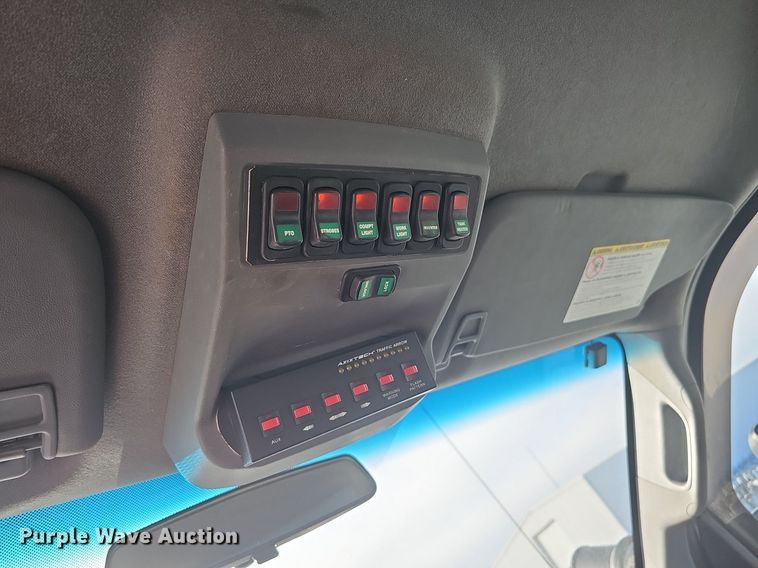 image for item DK0711 2015 Ford F550 Super Duty XL  bucket truck