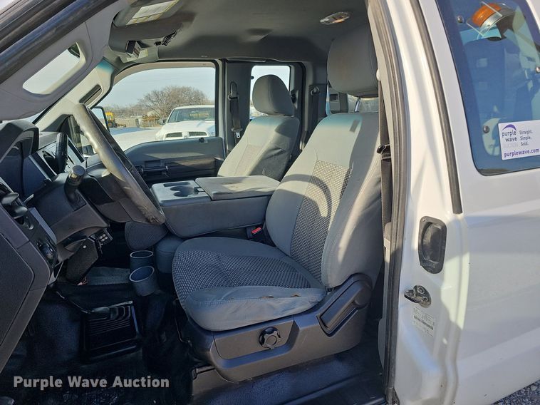 image for item DK0711 2015 Ford F550 Super Duty XL  bucket truck