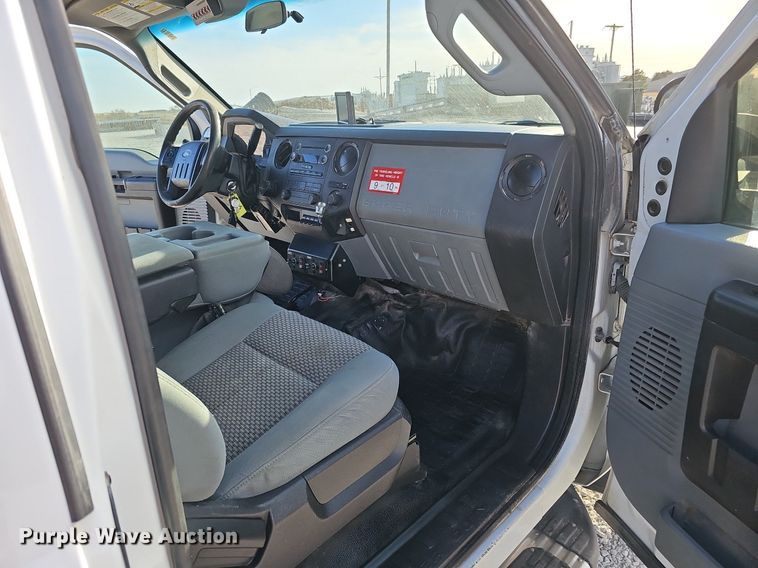 image for item DK0711 2015 Ford F550 Super Duty XL  bucket truck