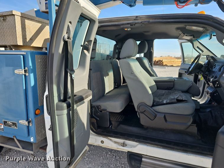 image for item DK0711 2015 Ford F550 Super Duty XL  bucket truck