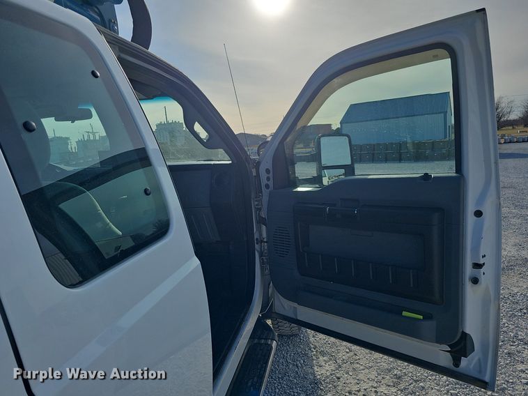 image for item DK0711 2015 Ford F550 Super Duty XL  bucket truck