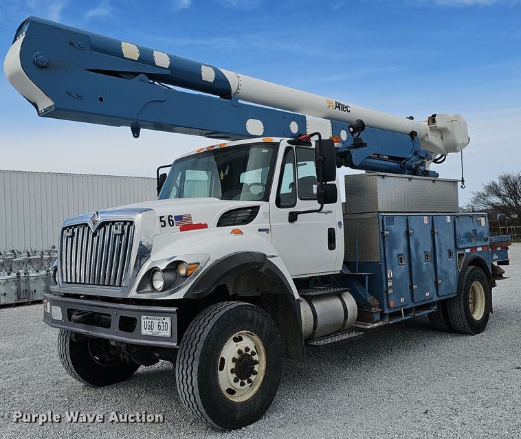 image for item DK0712 2009 International WorkStar 7400 bucket truck