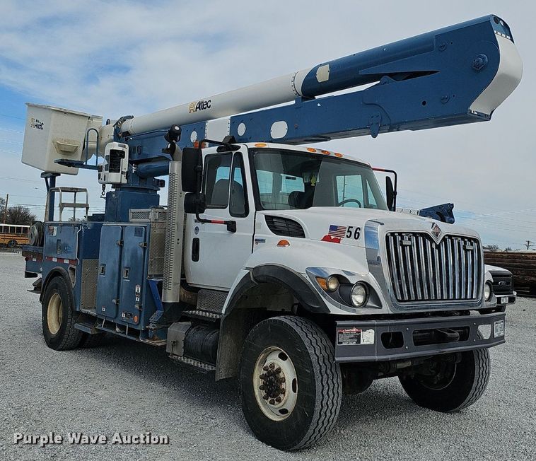 image for item DK0712 2009 International WorkStar 7400 bucket truck