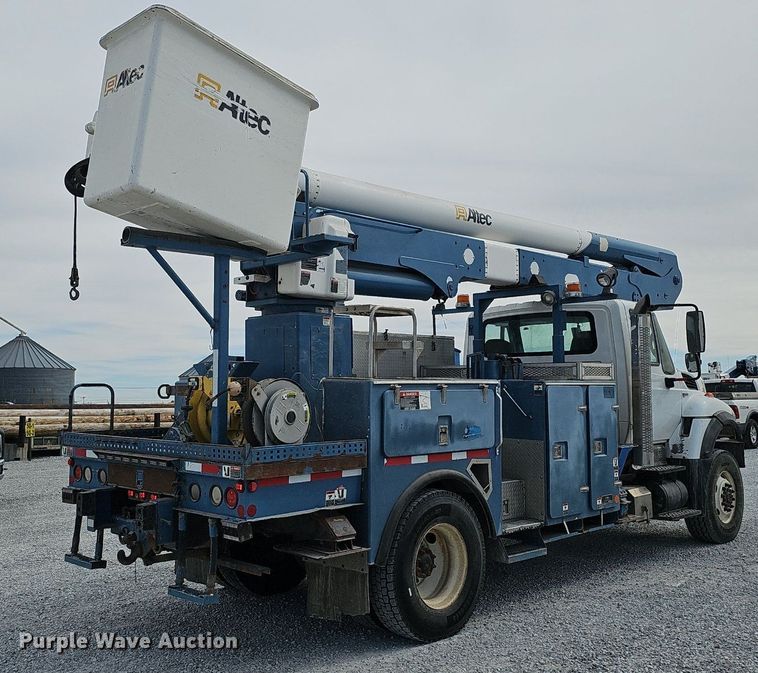 image for item DK0712 2009 International WorkStar 7400 bucket truck