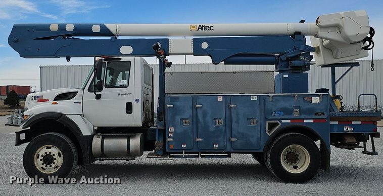 image for item DK0712 2009 International WorkStar 7400 bucket truck