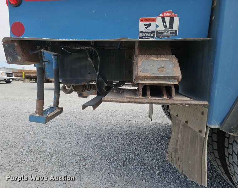 image for item DK0712 2009 International WorkStar 7400 bucket truck