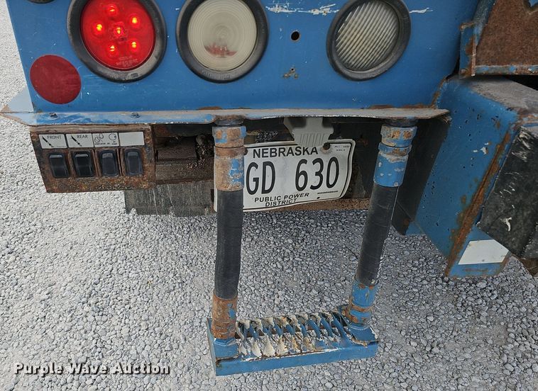 image for item DK0712 2009 International WorkStar 7400 bucket truck