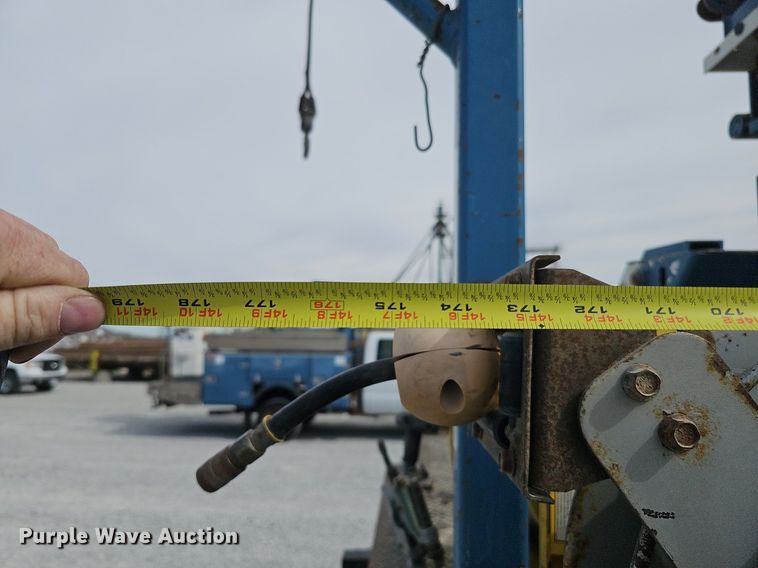 image for item DK0712 2009 International WorkStar 7400 bucket truck