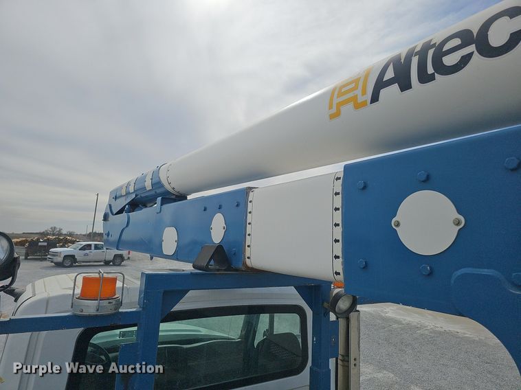 image for item DK0712 2009 International WorkStar 7400 bucket truck