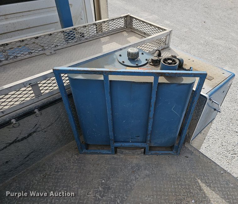 image for item DK0712 2009 International WorkStar 7400 bucket truck