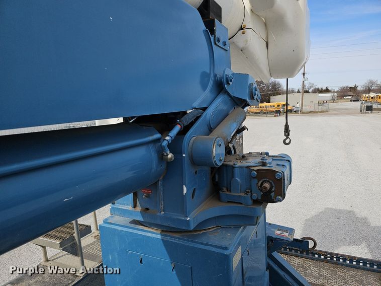 image for item DK0712 2009 International WorkStar 7400 bucket truck