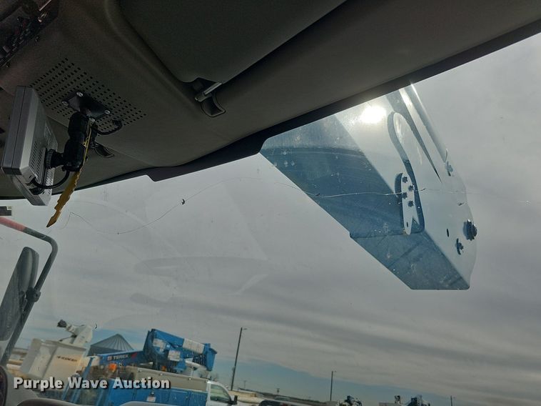 image for item DK0712 2009 International WorkStar 7400 bucket truck