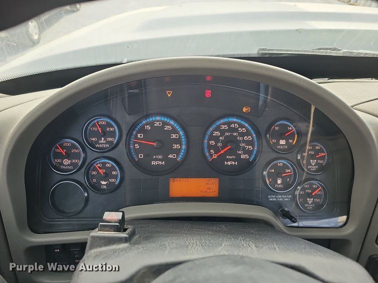 image for item DK0712 2009 International WorkStar 7400 bucket truck