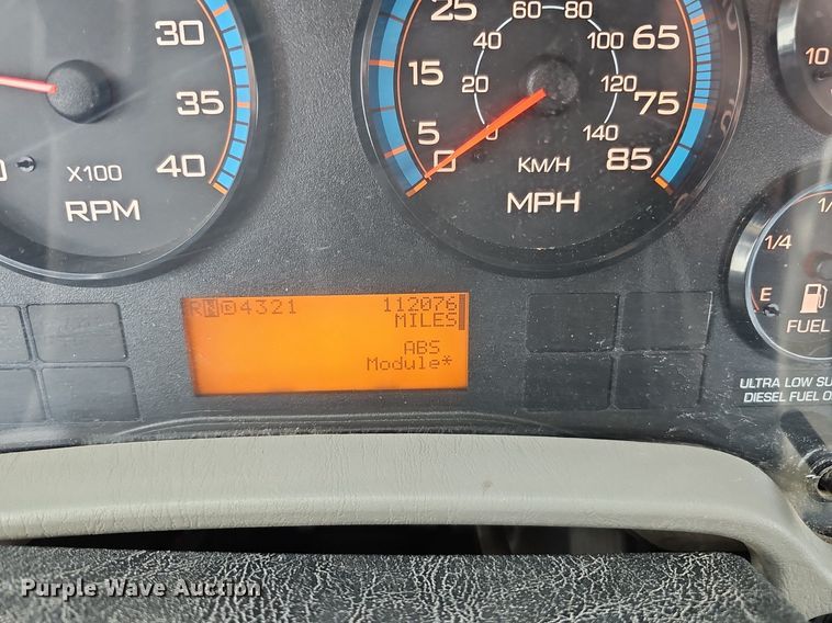 image for item DK0712 2009 International WorkStar 7400 bucket truck