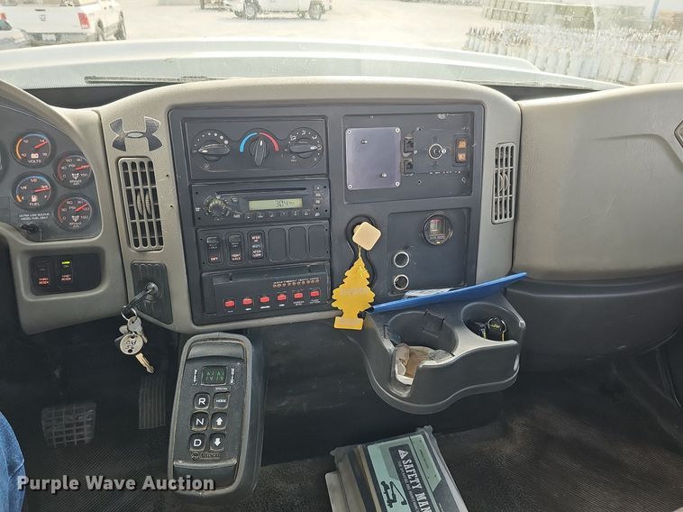 image for item DK0712 2009 International WorkStar 7400 bucket truck