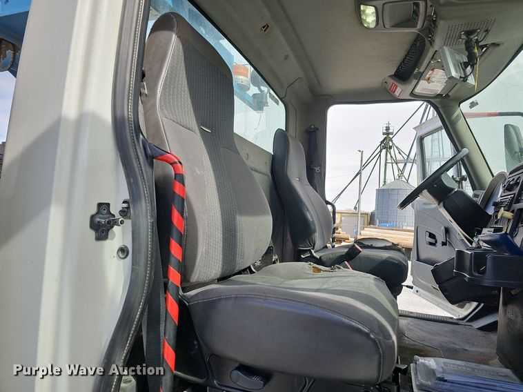 image for item DK0712 2009 International WorkStar 7400 bucket truck