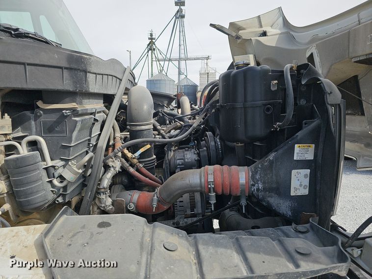 image for item DK0712 2009 International WorkStar 7400 bucket truck