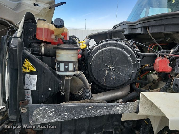 image for item DK0712 2009 International WorkStar 7400 bucket truck