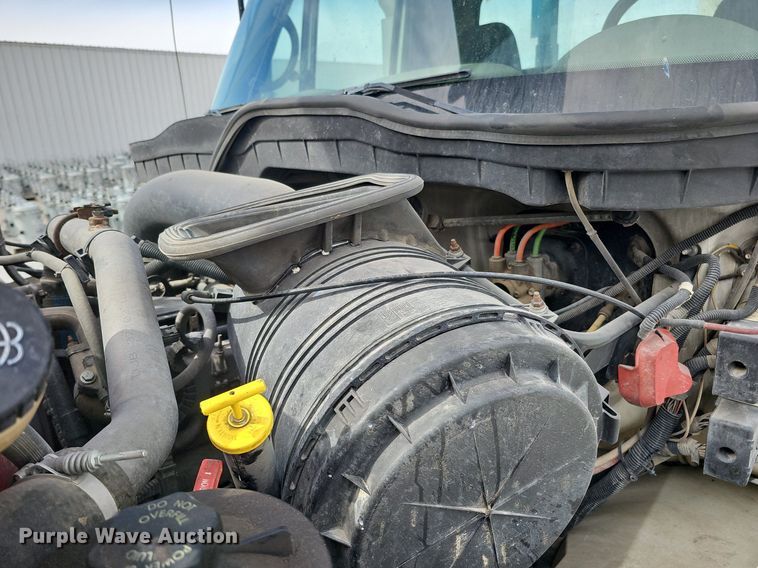 image for item DK0712 2009 International WorkStar 7400 bucket truck