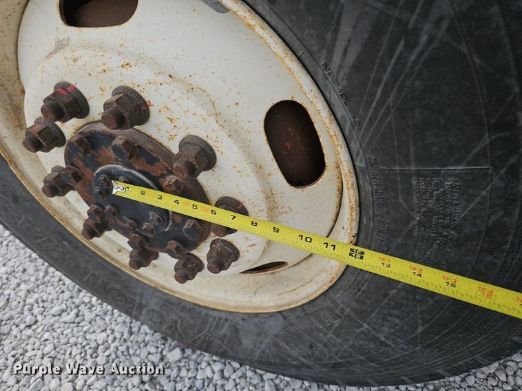 image for item DK0712 2009 International WorkStar 7400 bucket truck