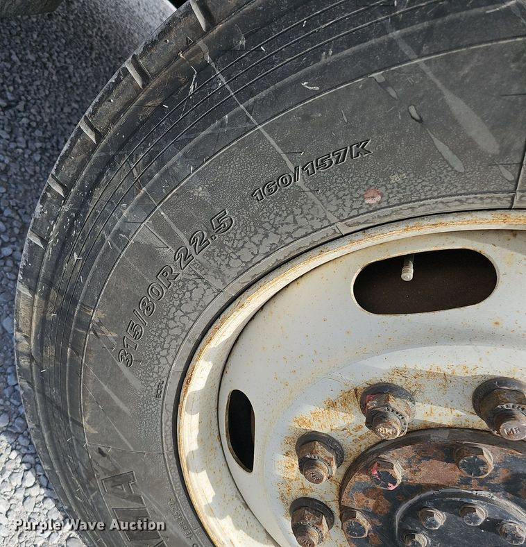 image for item DK0712 2009 International WorkStar 7400 bucket truck