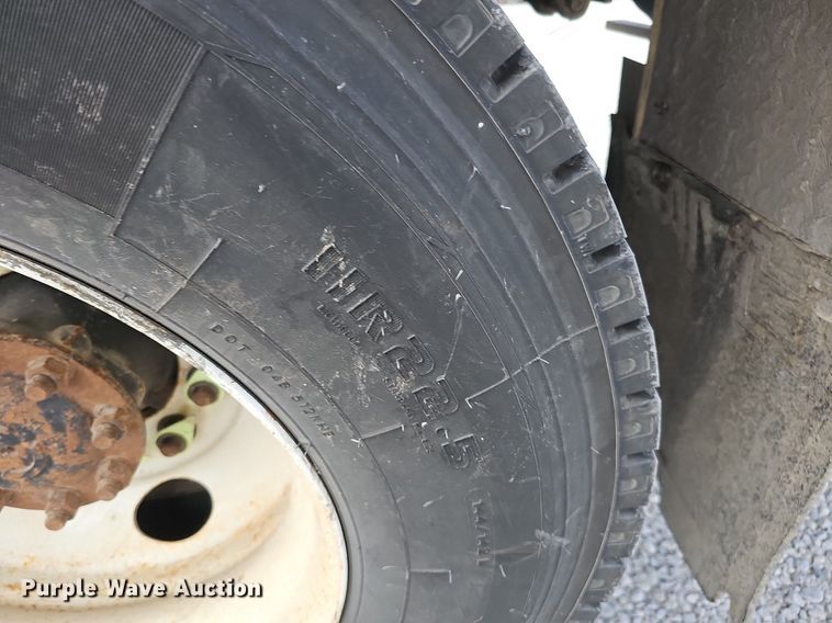 image for item DK0712 2009 International WorkStar 7400 bucket truck