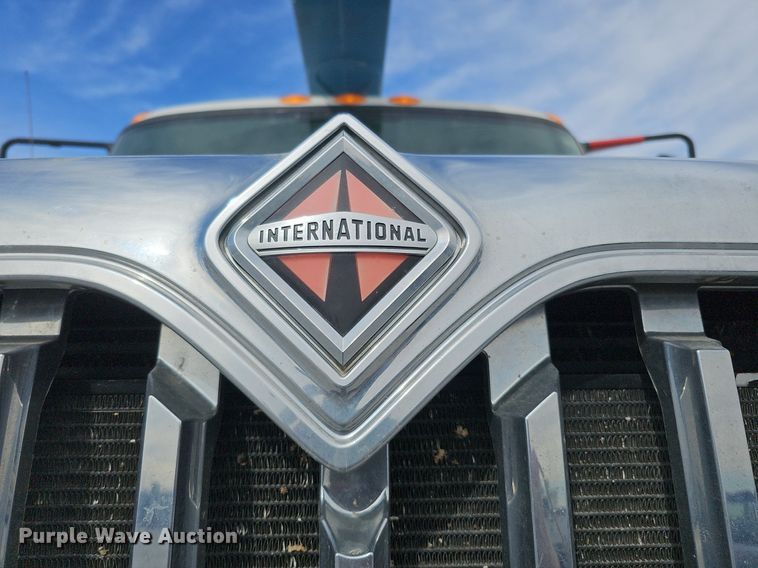 image for item DK0712 2009 International WorkStar 7400 bucket truck