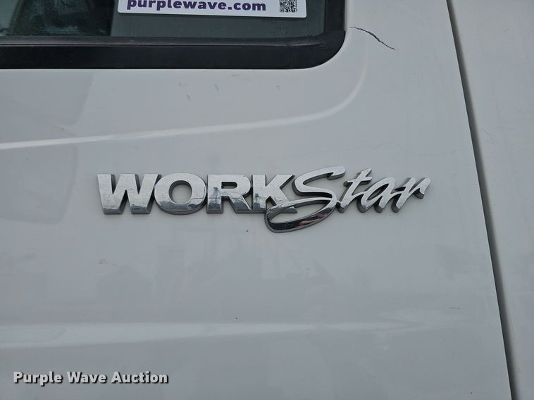 image for item DK0712 2009 International WorkStar 7400 bucket truck