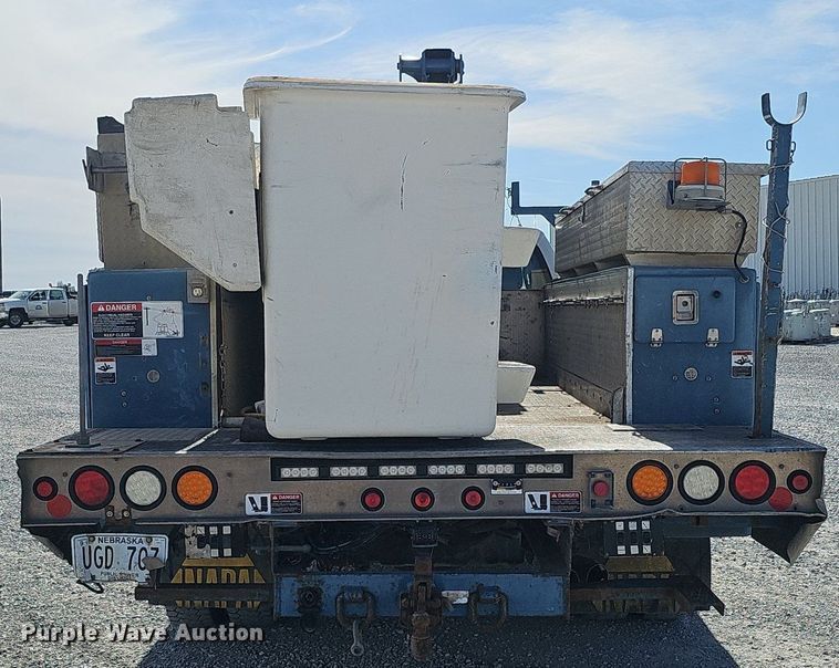 image for item DK0713 2015 Ford F550 Super Duty XL  bucket truck