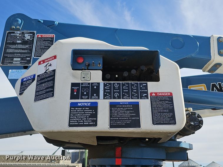 image for item DK0713 2015 Ford F550 Super Duty XL  bucket truck