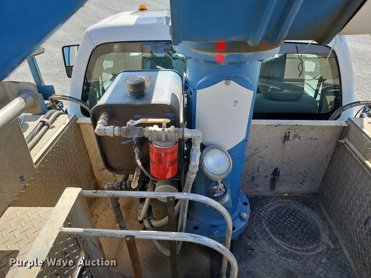 image for item DK0713 2015 Ford F550 Super Duty XL  bucket truck