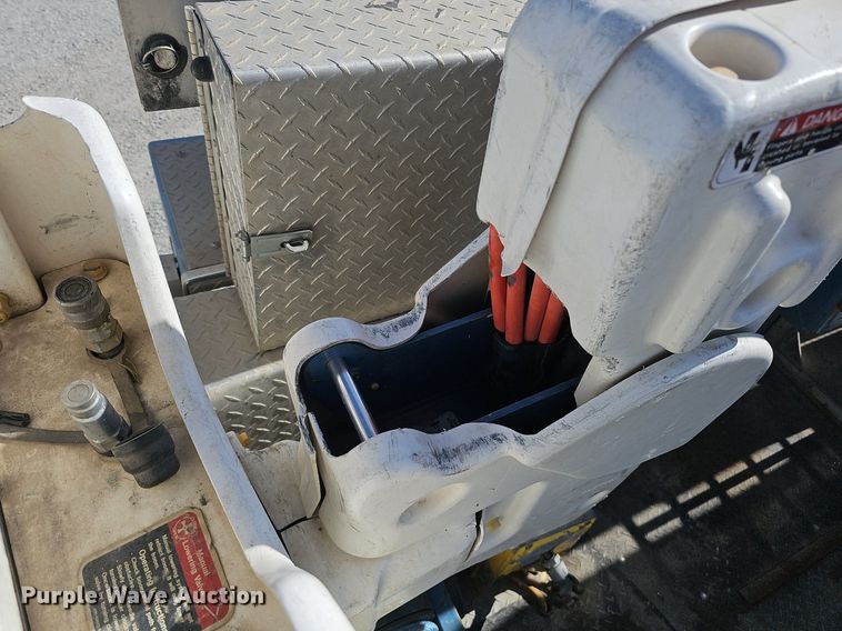 image for item DK0713 2015 Ford F550 Super Duty XL  bucket truck