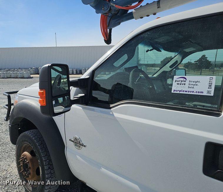 image for item DK0713 2015 Ford F550 Super Duty XL  bucket truck