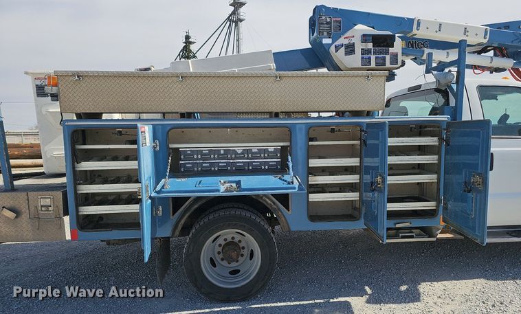 image for item DK0713 2015 Ford F550 Super Duty XL  bucket truck