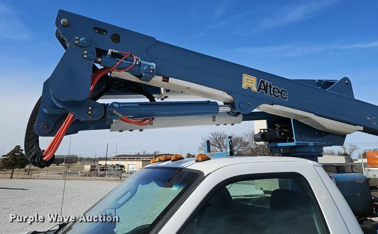 image for item DK0713 2015 Ford F550 Super Duty XL  bucket truck