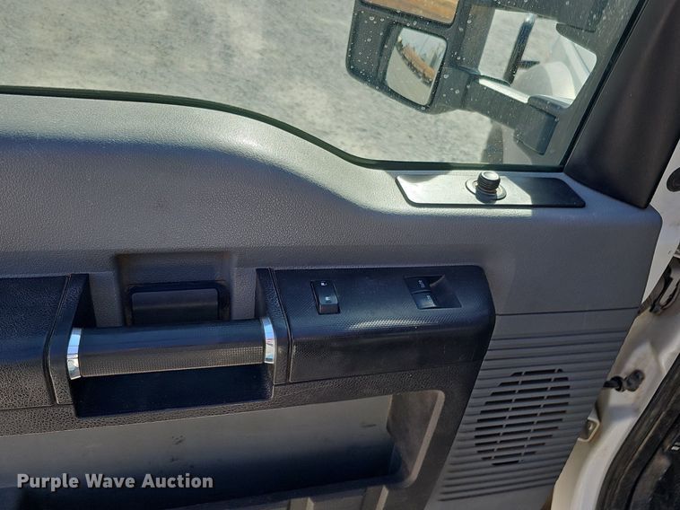 image for item DK0713 2015 Ford F550 Super Duty XL  bucket truck