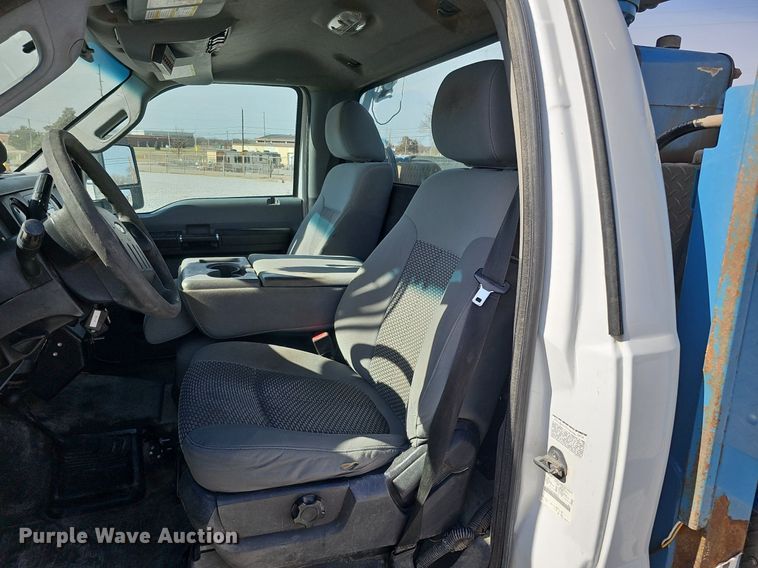 image for item DK0713 2015 Ford F550 Super Duty XL  bucket truck