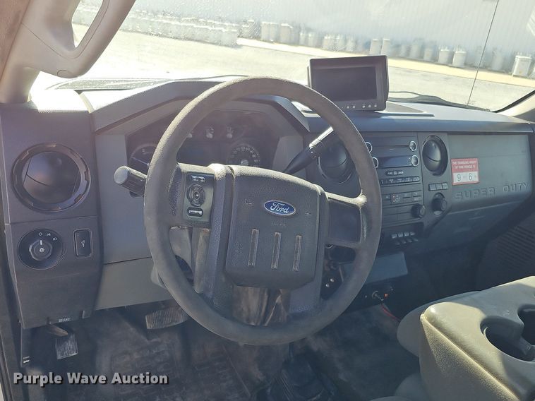 image for item DK0713 2015 Ford F550 Super Duty XL  bucket truck